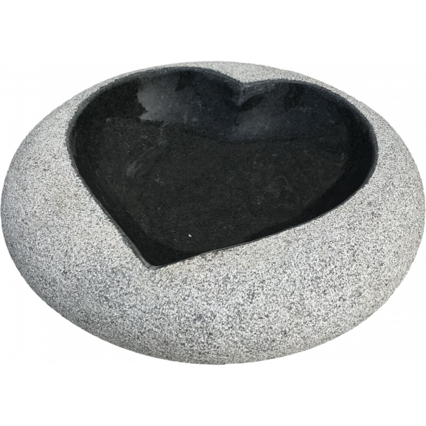 Fuglebad i hjerteformet granit - fuglebad "Hjerte" i granitsten
