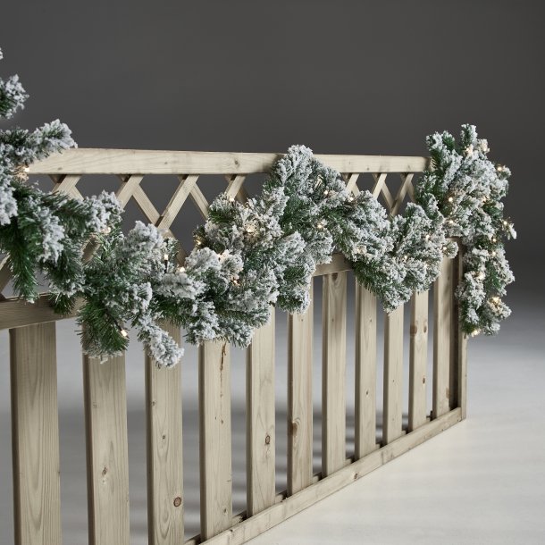 Granguirlande med sne og 50 LED lys - 270 cm guirlande til batteri