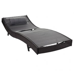 Polyrattan solseng - brun polyrattan liggestol med grt stof