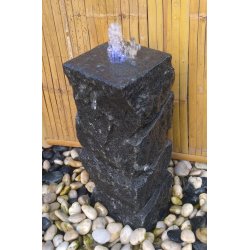 Vandfontne/vandkunst "Natura". Udendrs springvand.