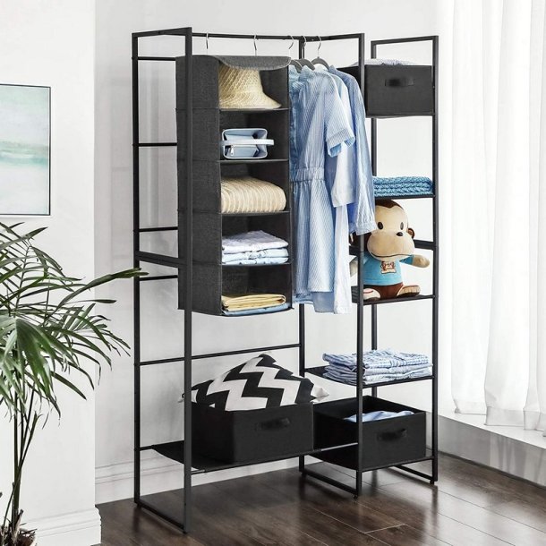 H�ngende garderobe i gr� stof - frith�ngende opbevaringshylder
