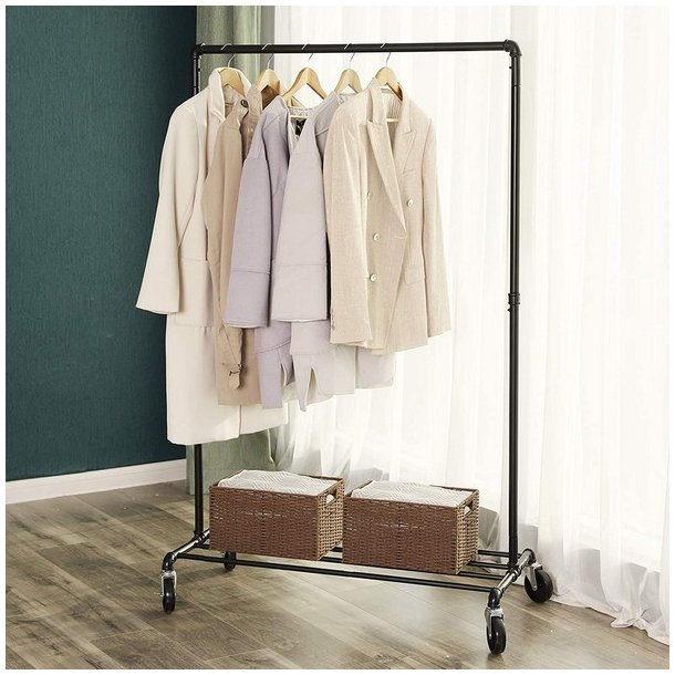 T�jstativ p� hjul - garderobestativ i vandr�r look med skohylde