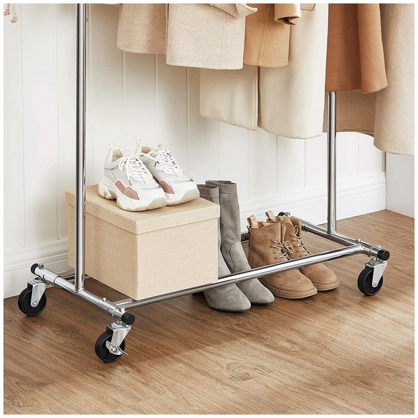 T�jstativ p� 4 hjul - kraftig krom garderobestativ til 90 kg