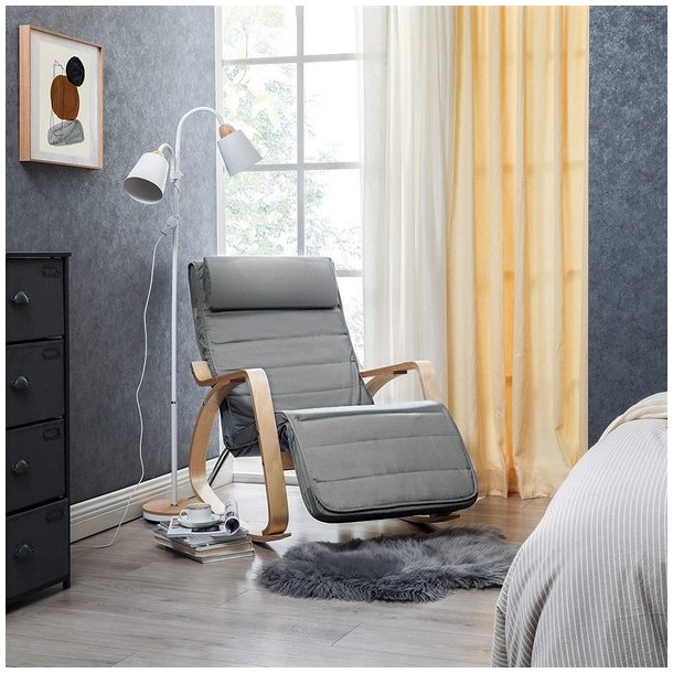 Gyngestol i birketr� med justerbar fodst�tte - lysegr� stof