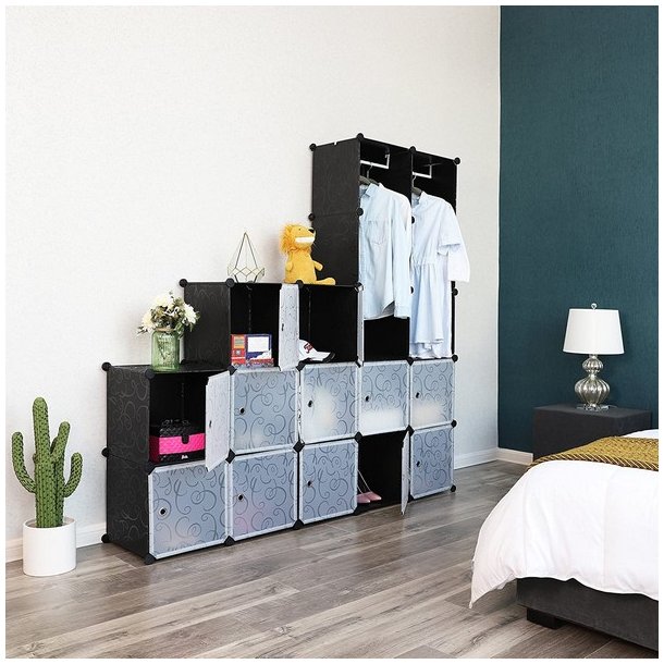 Reolsystem - kubisk garderobe i plastik med 2 b�jler og 12 rum