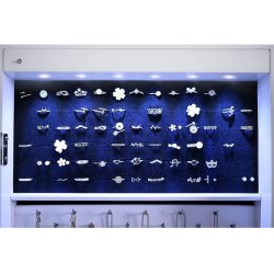 Smykkeskab med spejl, hjul og LED lys - skab til smykker - hvid