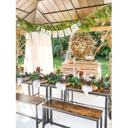 Spisebordss�t med spisebord og b�nke i industrielt design