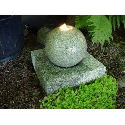 Havefontne/vandkunst "Kugle p base"