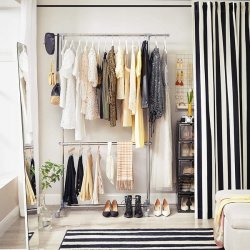 T�jstativ med 2 t�jst�nger - justerbar gr� b�jlestang p� hjul