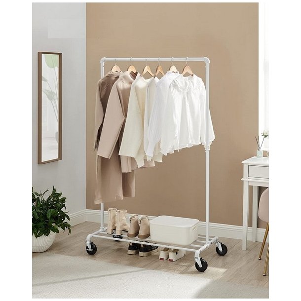T�jstativ p� hjul - garderobestativ i vandr�r look med skohylde