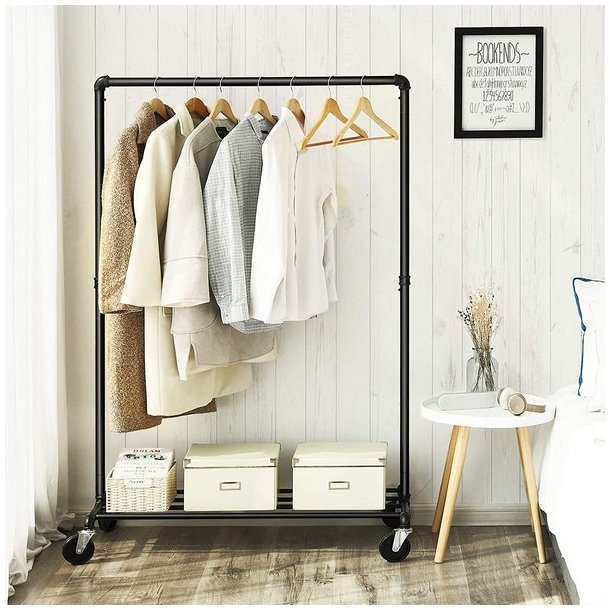 T�jstativ p� hjul - garderobestativ i vandr�r look med skohylde