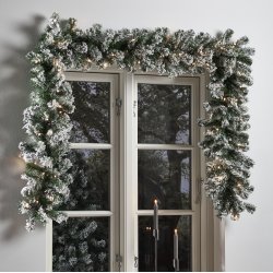 Granguirlande med sne og 50 LED lys - 270 cm guirlande til batteri
