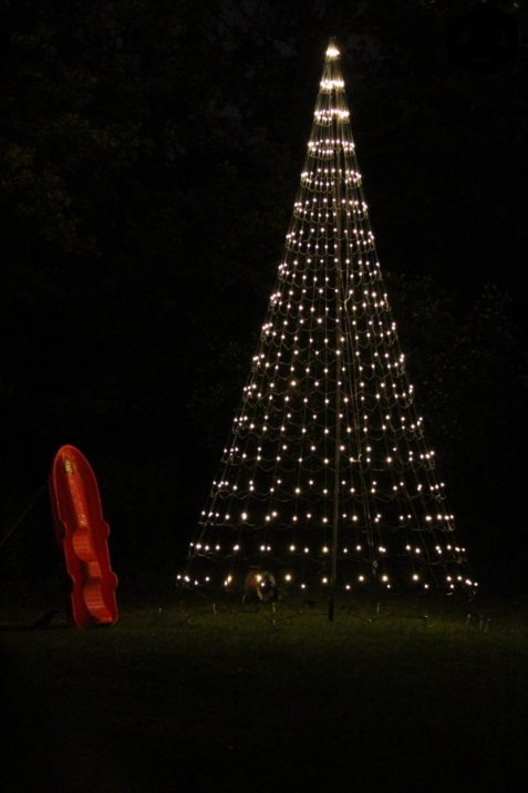 smøre Uafhængig Bedre Lysnet på 1,8 meter inkl. flagstang - 180 cm lystræ med 192 varm hvid LED  lys - Julelys og lyskæde til flagstang - HAVEHOBBY.DK